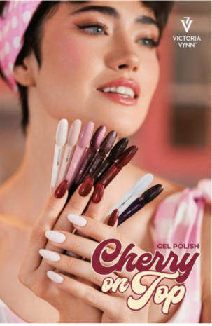 Victoria Vynn&trade; 8 Pack Gellak &ndash; Cherry on Top | 7 kleuren + Cat Eye + No Wipe Topcoat Gratis toilet tas